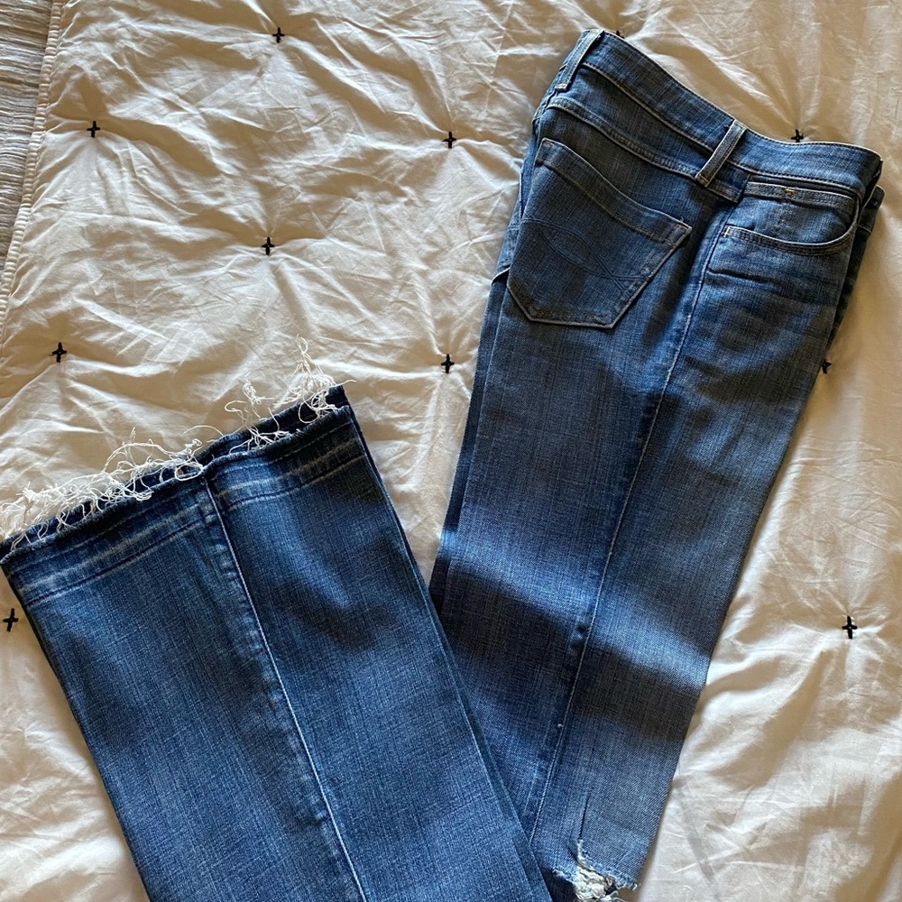 A&F flares
Size 25/0 distressed 34 inch inseam